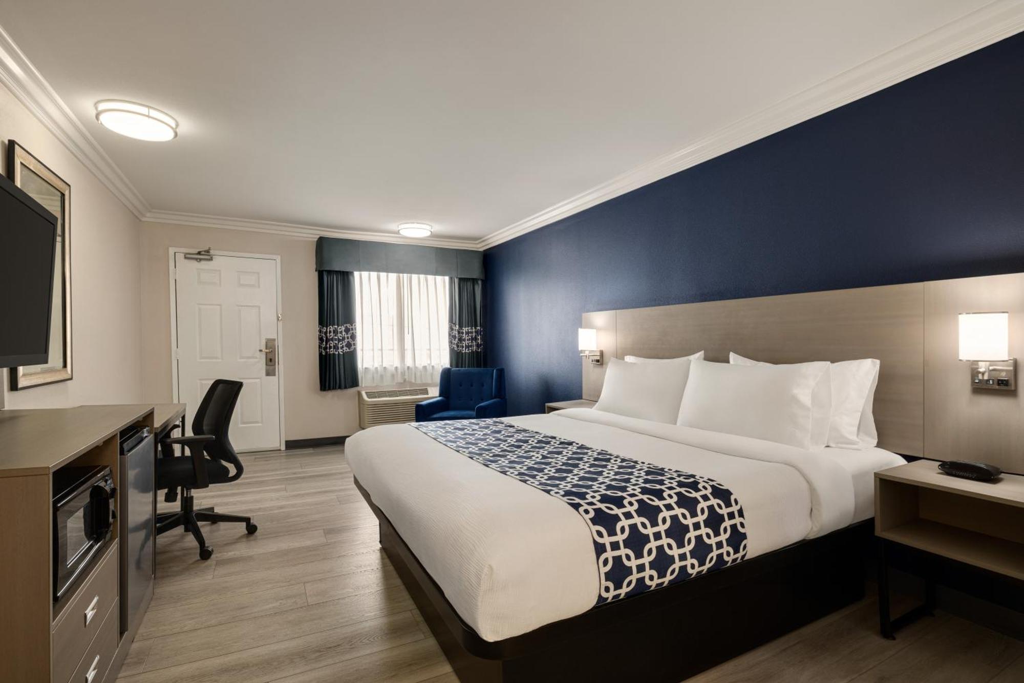 Quality Inn Lake Elsinore I-15 Exterior photo